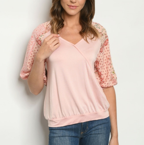 les amis Tops - NWT Blush short sleeve top w/ floral details S-M-L